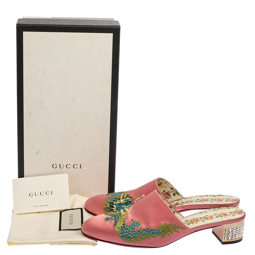 Gucci Pink Satin Dragon Embroidery Mule Sandals Size 38.5 In Good Condition In Dubai, Al Qouz 2