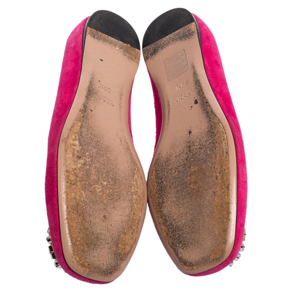 Gucci Pink Suede Crystal Embellishment Ballet Flats Size 36.5 In Good Condition In Dubai, Al Qouz 2