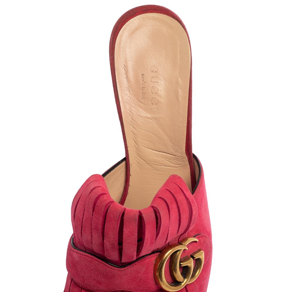 Gucci Pink Suede Leather GG Marmont Fringe Detail Open Toe Sandals Size 40 In Good Condition In Dubai, Al Qouz 2