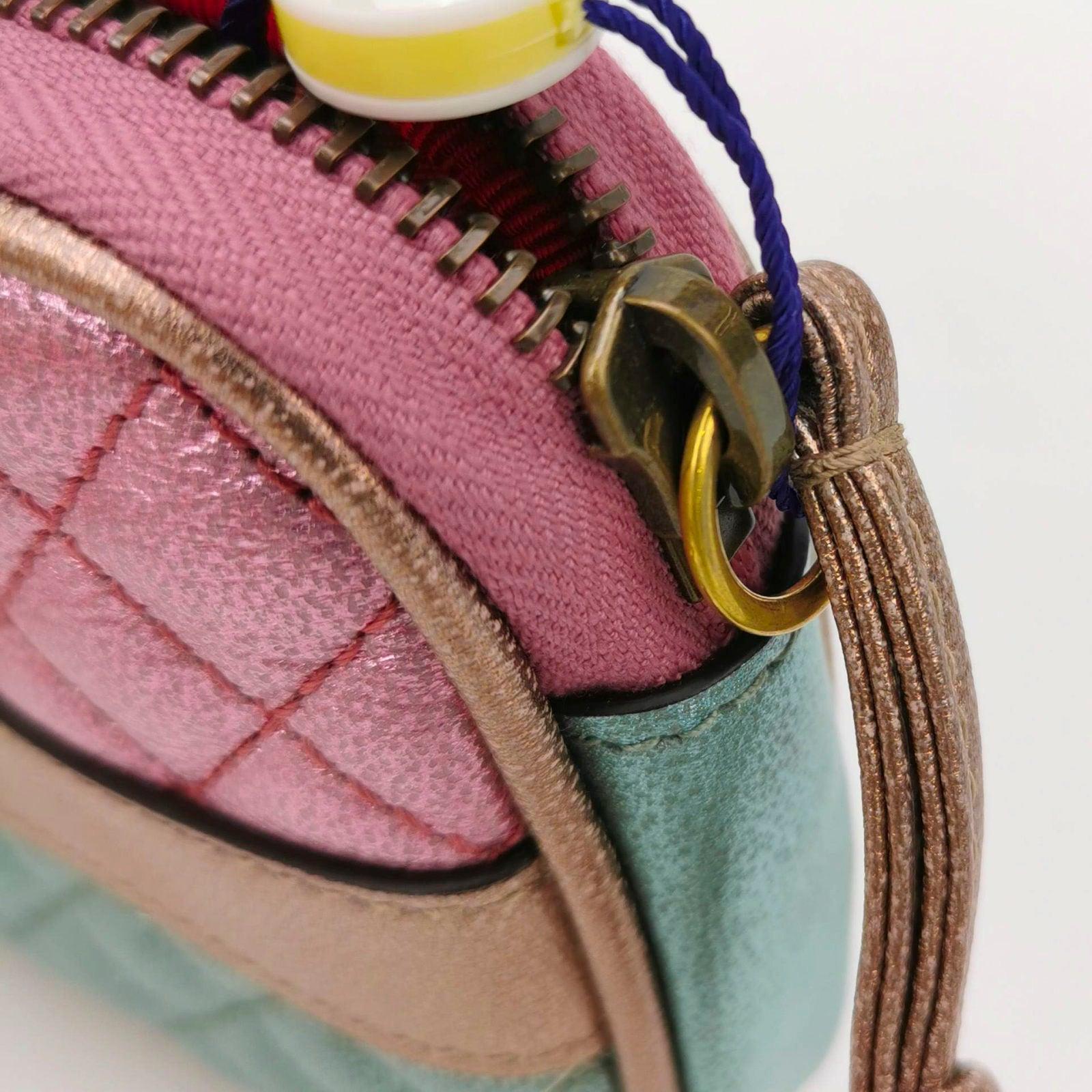 Gucci Pink Teal Mini Metallic Laminated Trapuntata Leather Horsebit Clutch Pouch For Sale 2