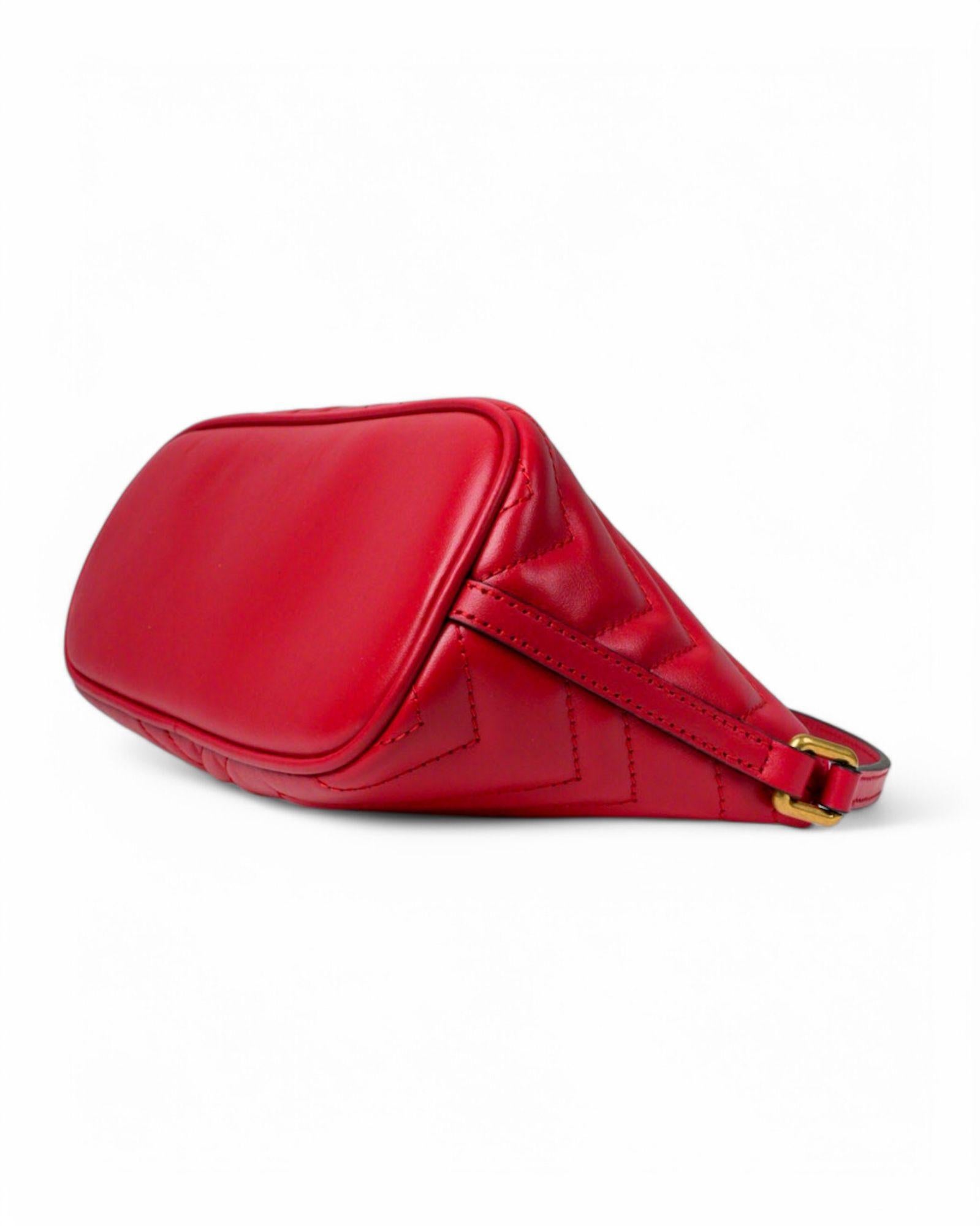 Gucci Pochette Hobo GG Marmont Rossa in vendita 2