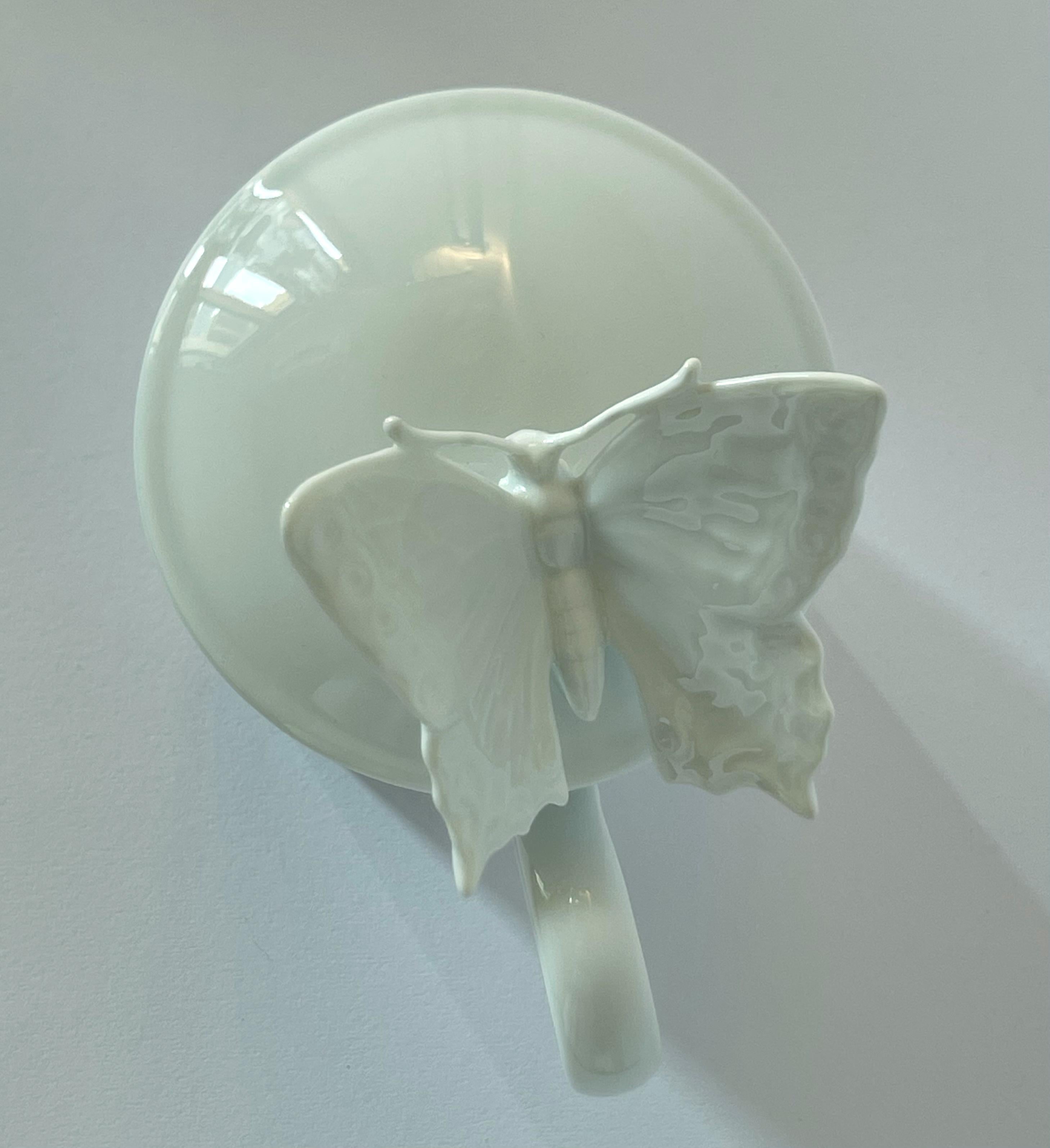 Tazza con farfalla in porcellana di Gucci In condizioni ottime in vendita a Los Angeles, CA