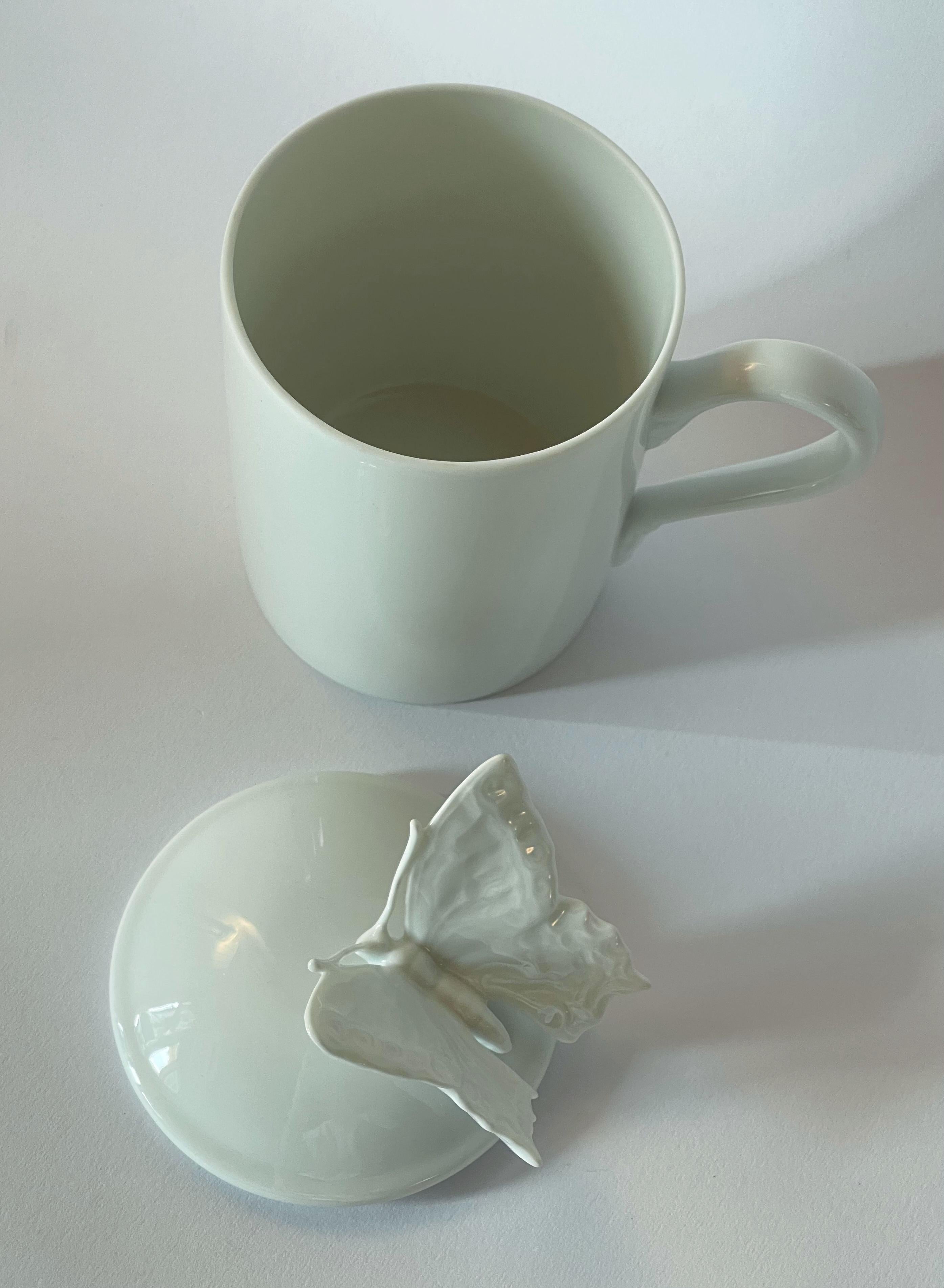 XXI secolo e contemporaneo Tazza con farfalla in porcellana di Gucci in vendita