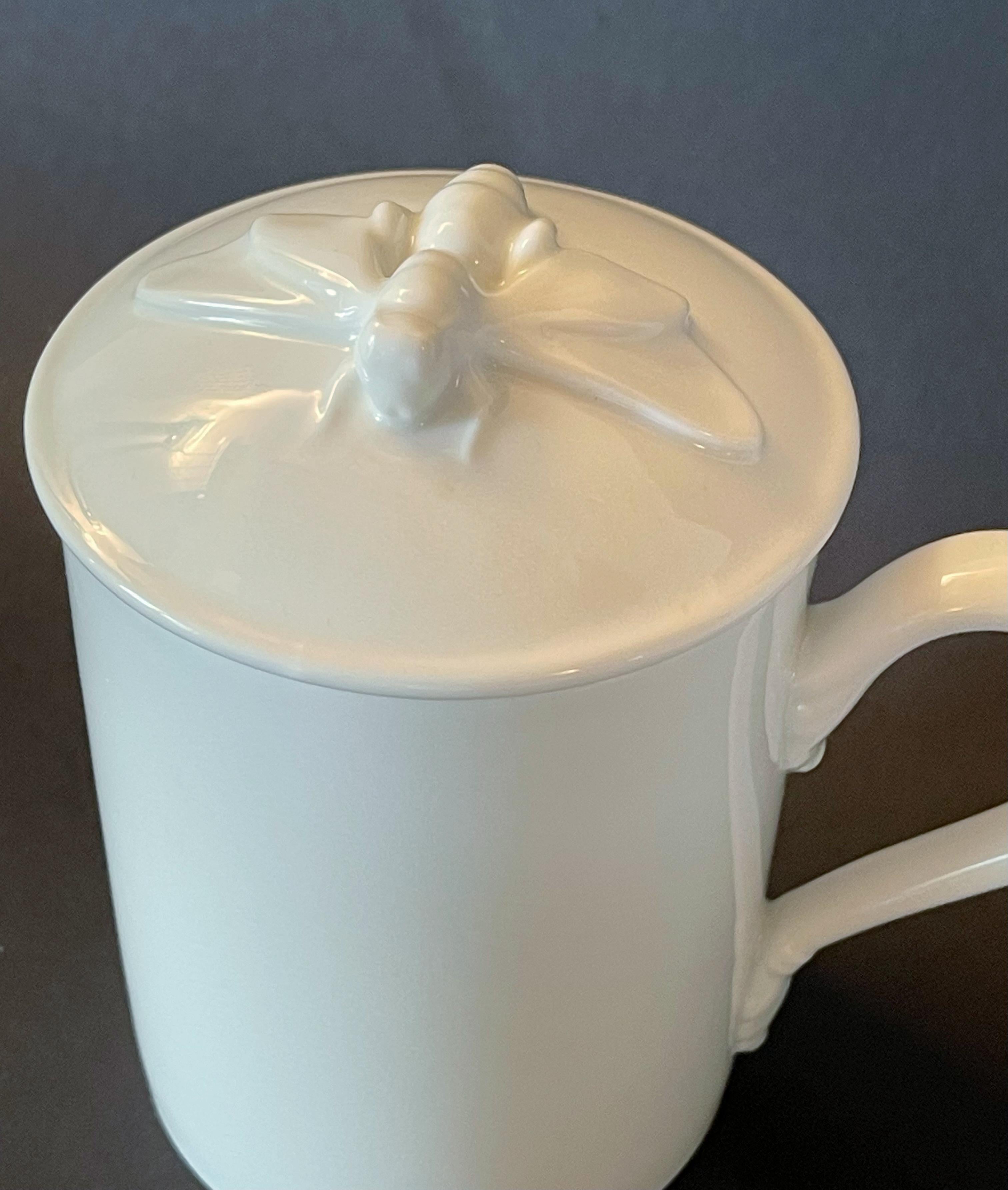Gucci Porcelain Mug without Box In Excellent Condition For Sale In Los Angeles, CA
