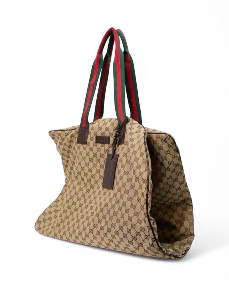 Gucci Porta Abiti GG Supreme Marrone Excellent état - En vente à Torre Del Greco, IT