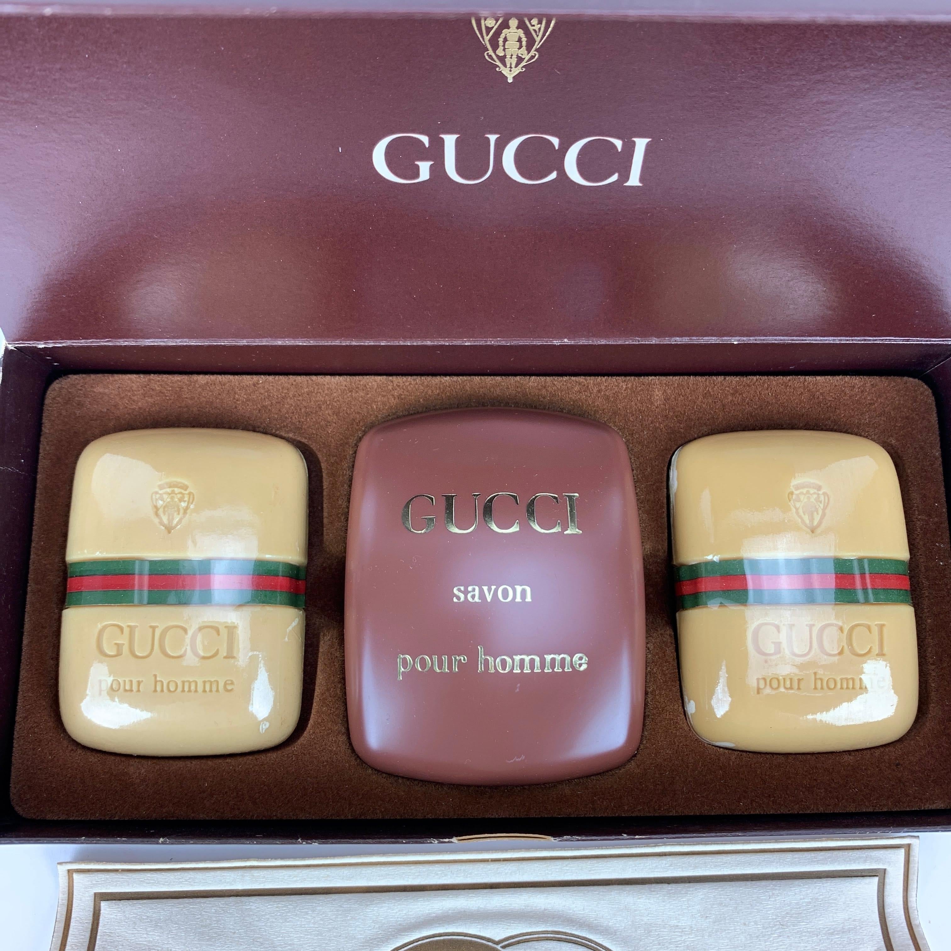 Very rare Gucci set consisting of 3 original soap bars dating back to the 70s of the 'Gucci Pour Homme fragrance', including their plastic travel soap dish. The soaps are about 100 gr. and they are still sealed. A beautiful collector's