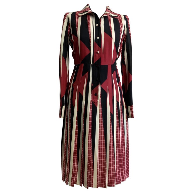 Gucci Pre Fall 2017 silk bordeaux geometric pattern A-Line Dress For Sale at 1stDibs Gucci Pre Fall 2017 silk bordeaux geometric pattern A-Line Dress For Sale at 1stDibs