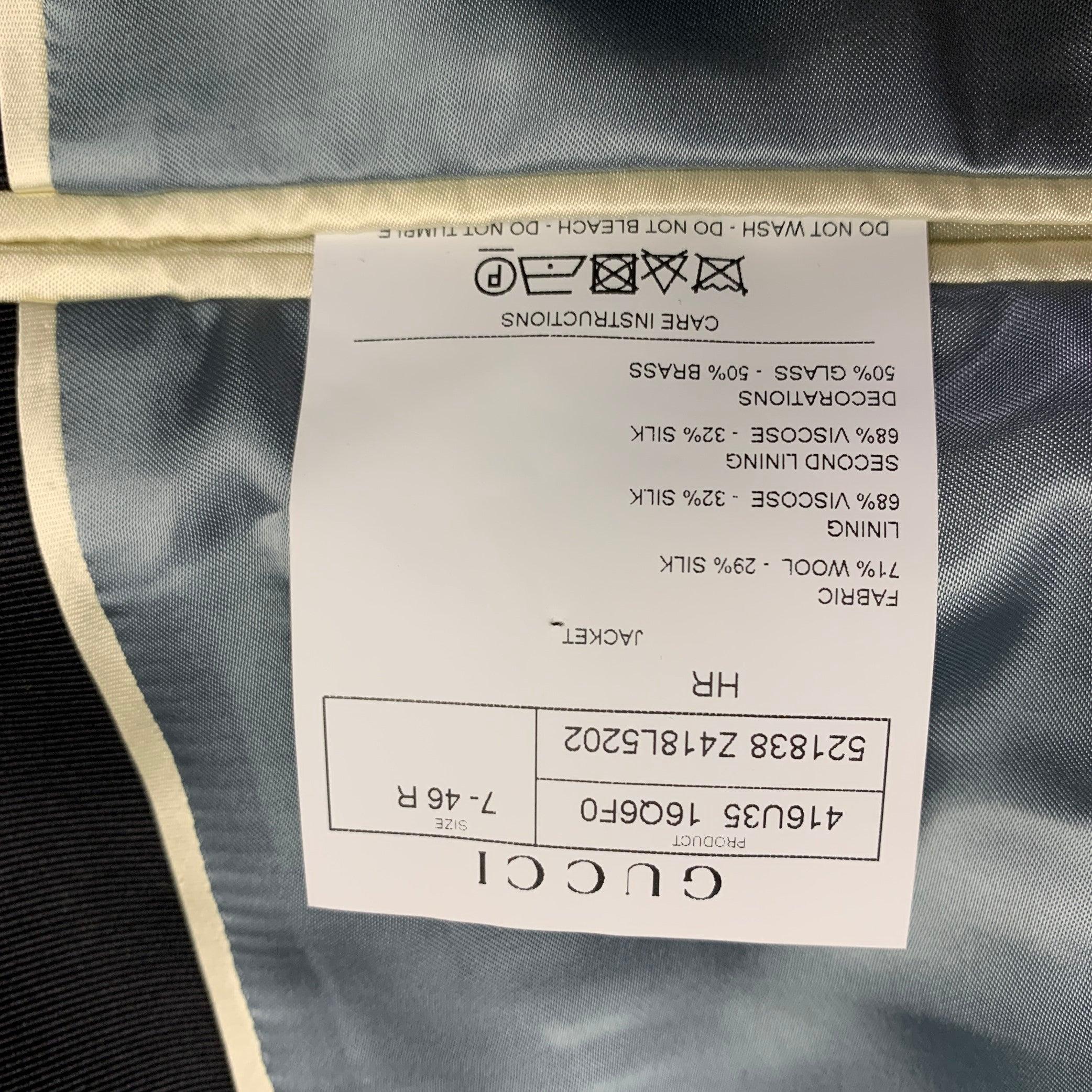 Gucci Pre-Fall 2018 Taille 36 Manteau de sport en laine et soie Jacquard violet et noir en vente 2