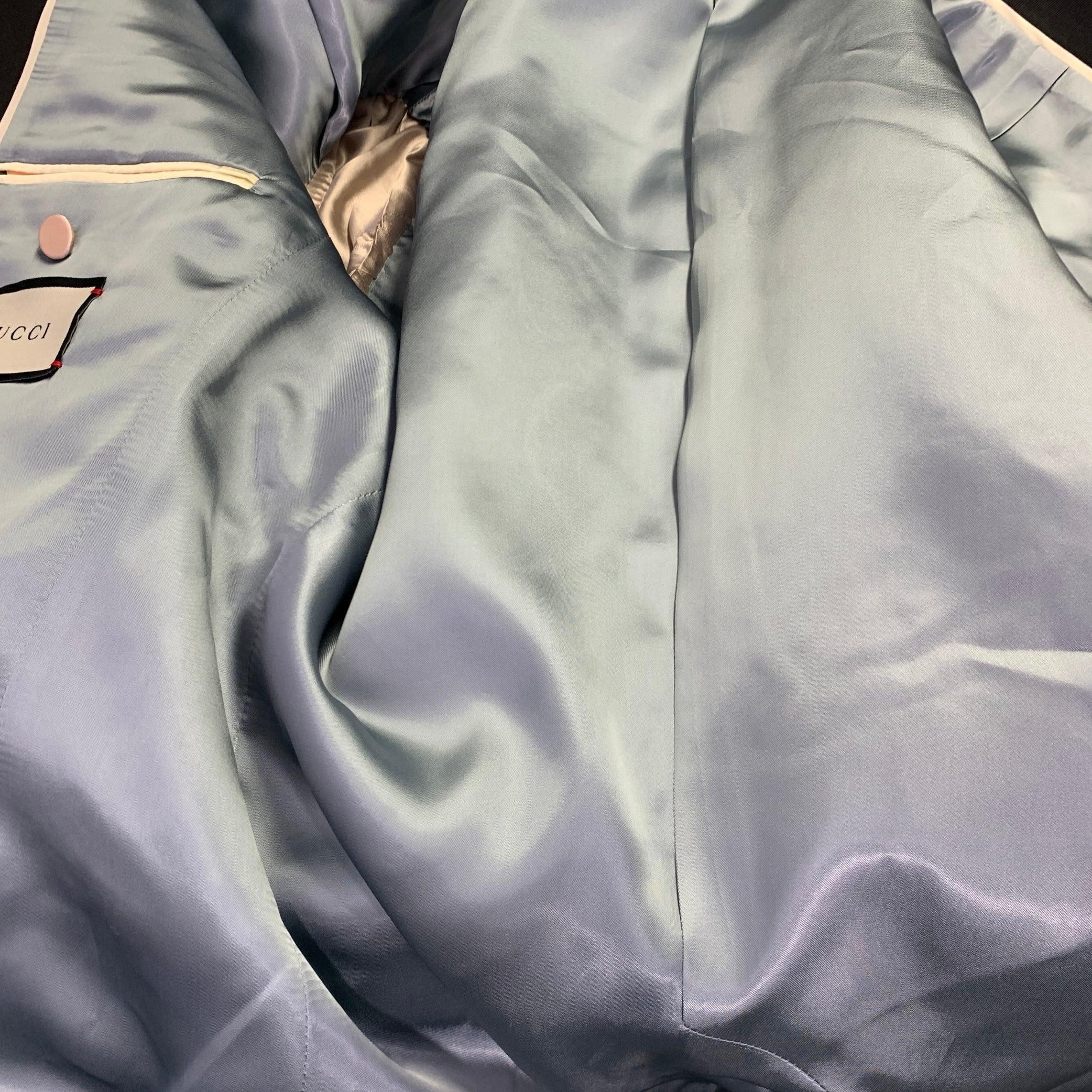 Gucci Pre-Fall 2018 Taille 36 Manteau de sport en laine et soie Jacquard violet et noir en vente 3
