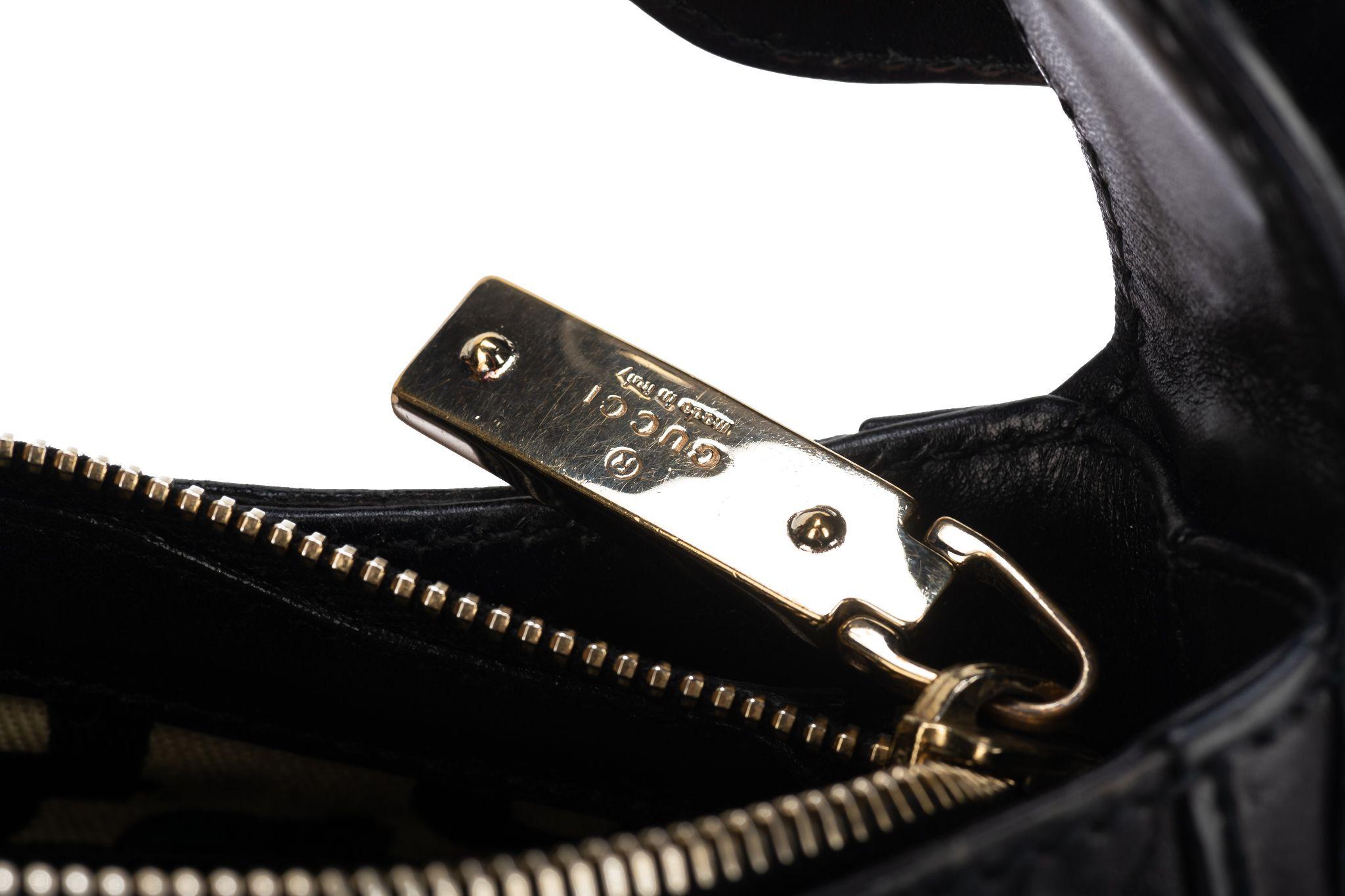 Gucci Preloved Black GG Shoulder Bag For Sale 2