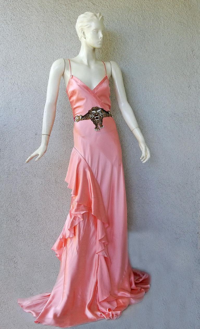Gucci „Pretty in Pink“ Schräg geschnittenes Laufsteg-Kleid  Damen im Angebot