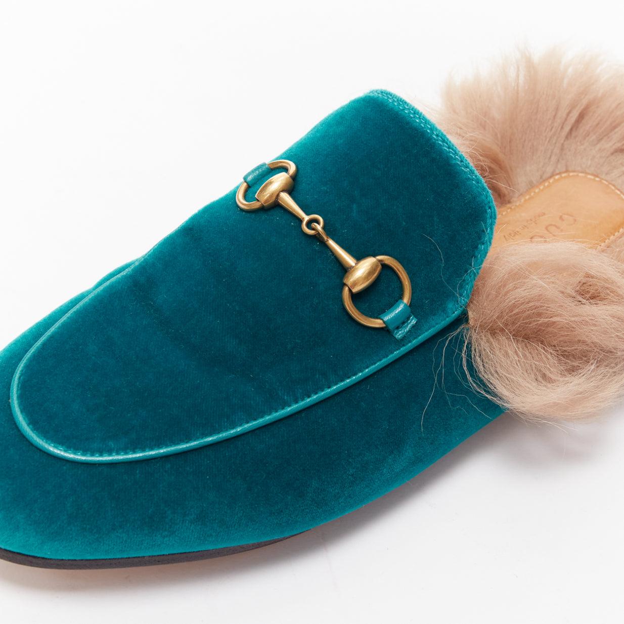 Gucci Princetown in velluto verde con fibbia e pelliccia foderata di mocassini EU37 in vendita 2