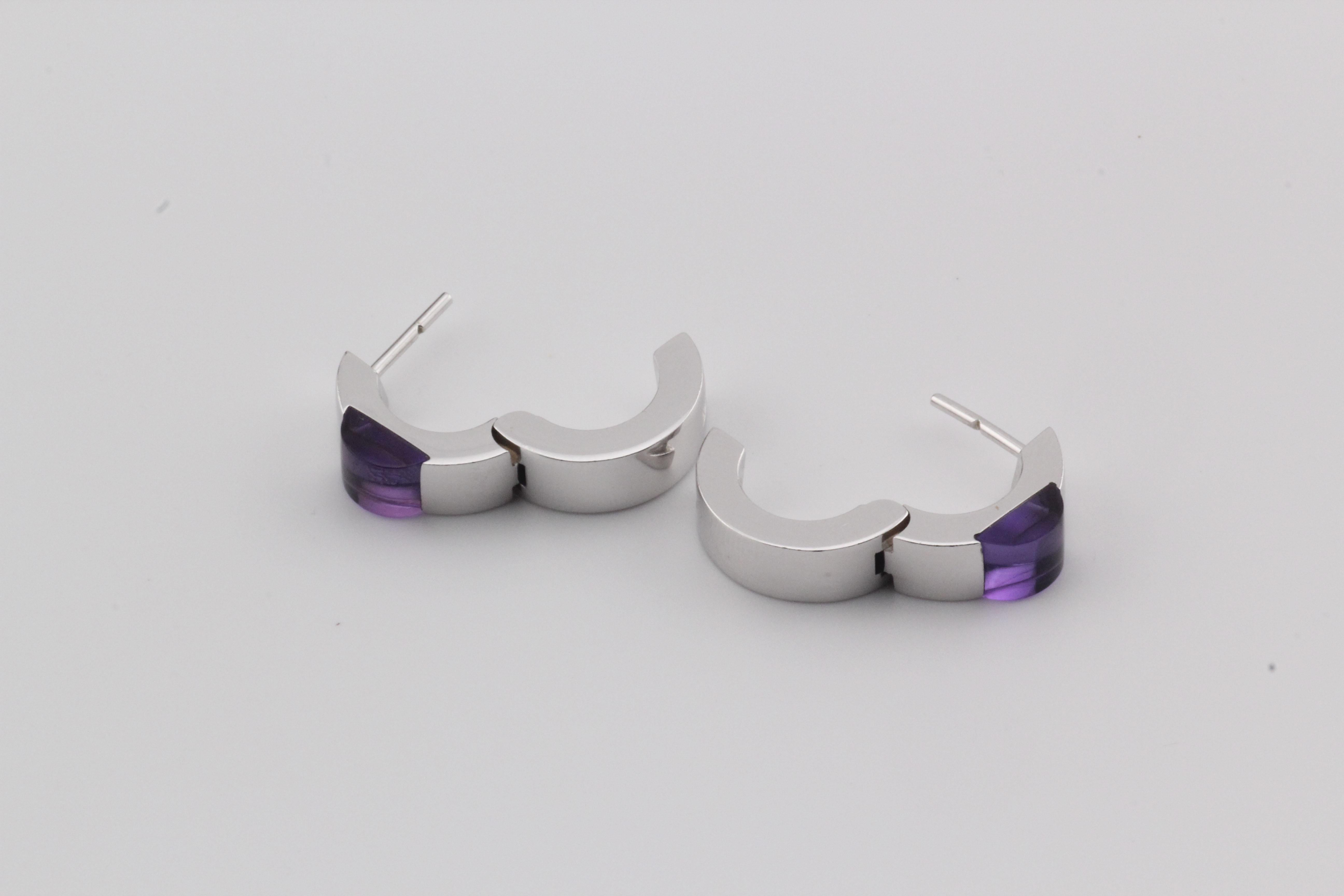 Modern Gucci Purple Amethyst 18K White Gold Hoop Huggie Earrings For Sale