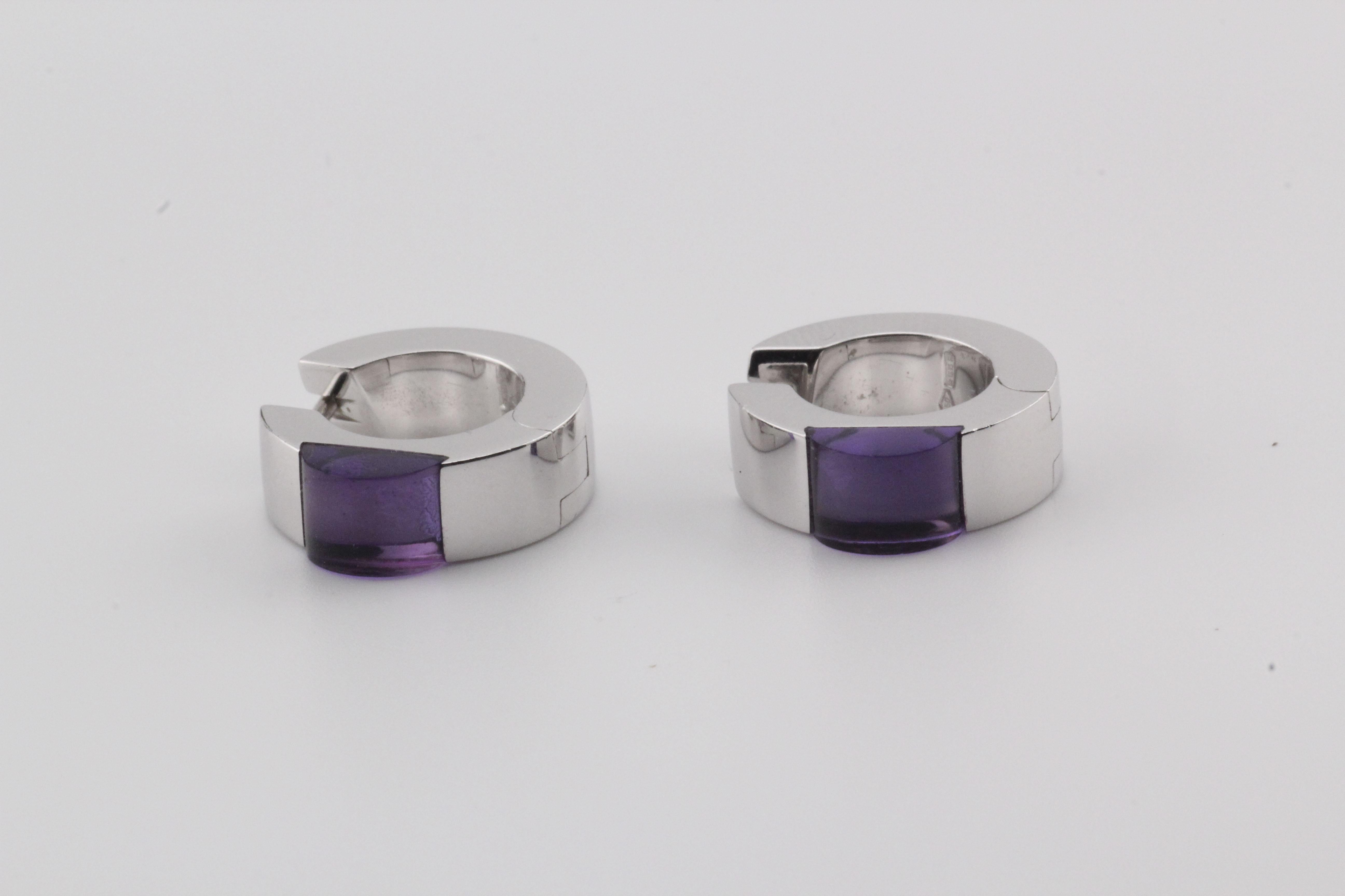 Gucci Purple Amethyst 18K White Gold Hoop Huggie Earrings In Good Condition For Sale In Simpsonville, SC