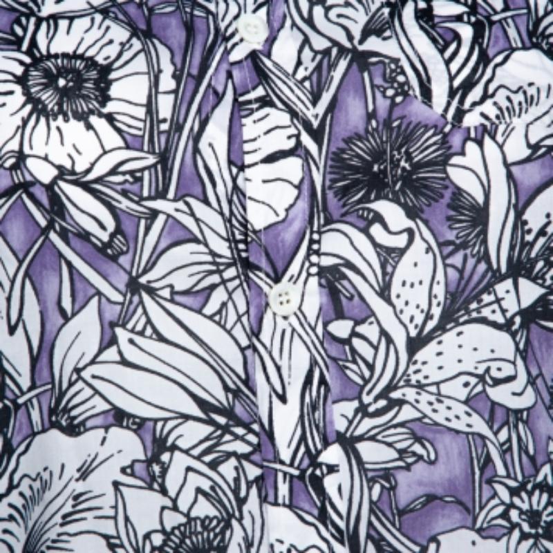 Gucci Purple Floral Print Cotton Short Sleeve Shirt S im Zustand „Gut“ im Angebot in Dubai, Al Qouz 2