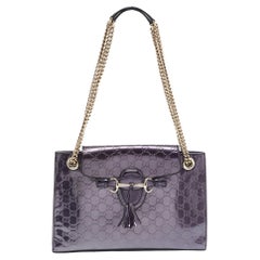 Gucci - Sac à bandoulière en cuir verni violet « Emily » avec grande chaîne