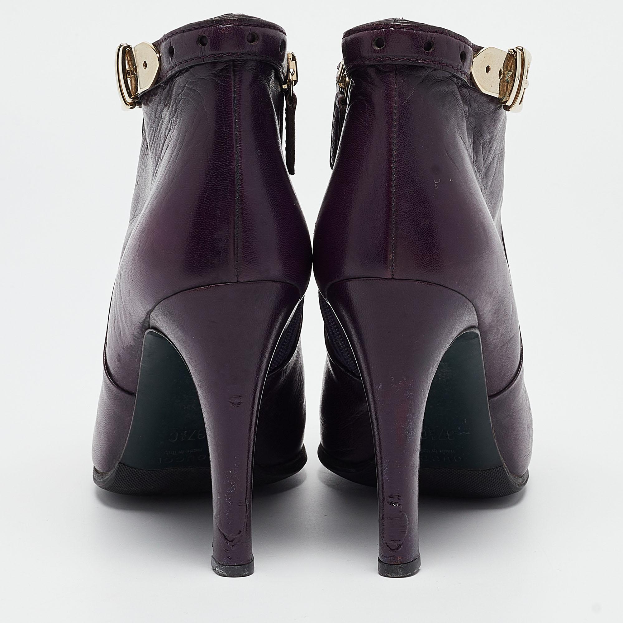 Bottines Gucci en cuir violet avec boucle, taille 37,5 Pour femmes en vente