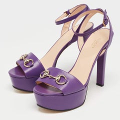 Gucci Sandali con cinturino alla caviglia Claudie Horsebit in pelle viola misura 38,5