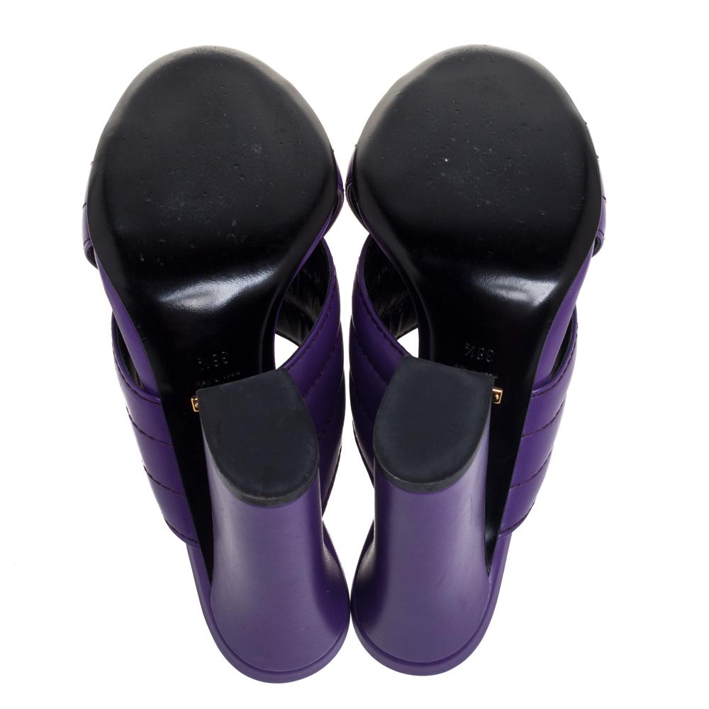 Gucci Purple Leather Crisscross Mule Sandals Size 38.5 In Good Condition In Dubai, Al Qouz 2