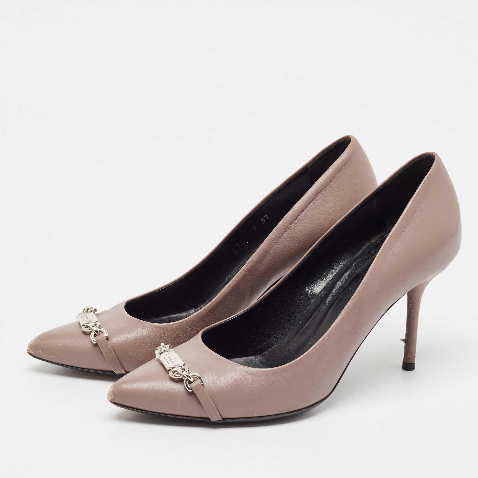 Exhibit an elegant style with this pair of pumps. These elegant shoes are crafted from quality materials. They are set on durable soles and sleek heels.