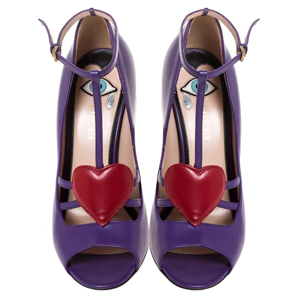 Gucci lila Leder Molina Herz T Strap Pumps Größe 37 im Zustand „Gut“ in Dubai, Al Qouz 2
