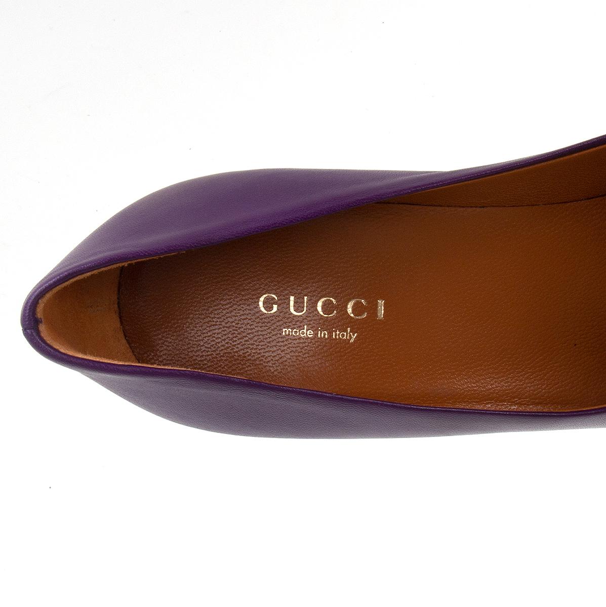 Chaussures à talons compensés Gucci en cuir violet 35,5 en vente 1