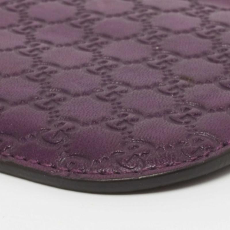 Donna Custodia per Blackberry in pelle microgucciata viola di Gucci in vendita