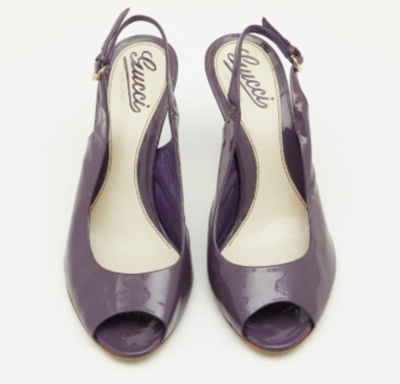 Gucci Sandalias de charol moradas con puntera abierta tamaño 38.5 Gris en venta