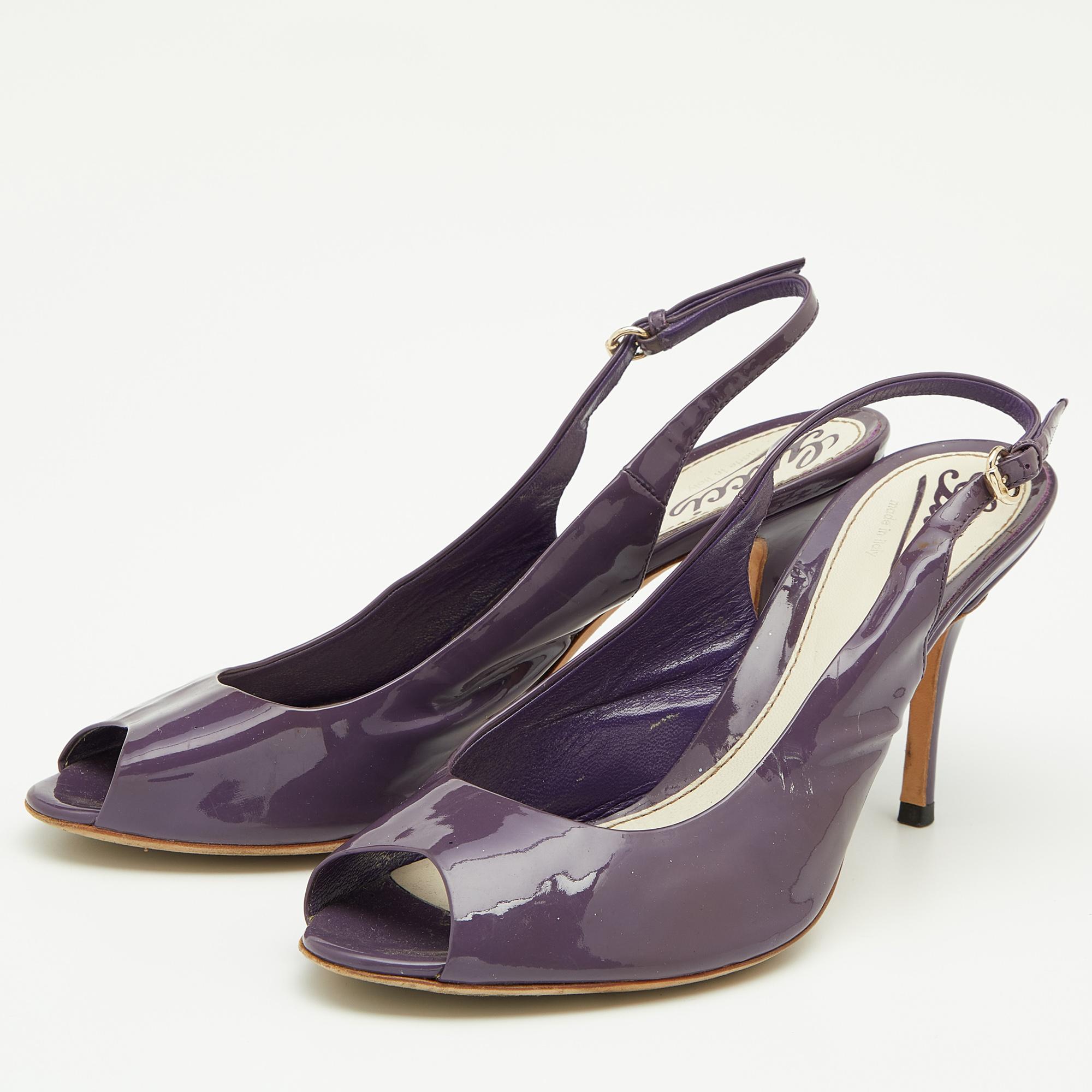 Gray Gucci Purple Patent Leather Peep-Toe Slingback Sandals Size 38.5 For Sale