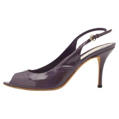 Gucci Sandalias de charol moradas con puntera abierta tamaño 38.5