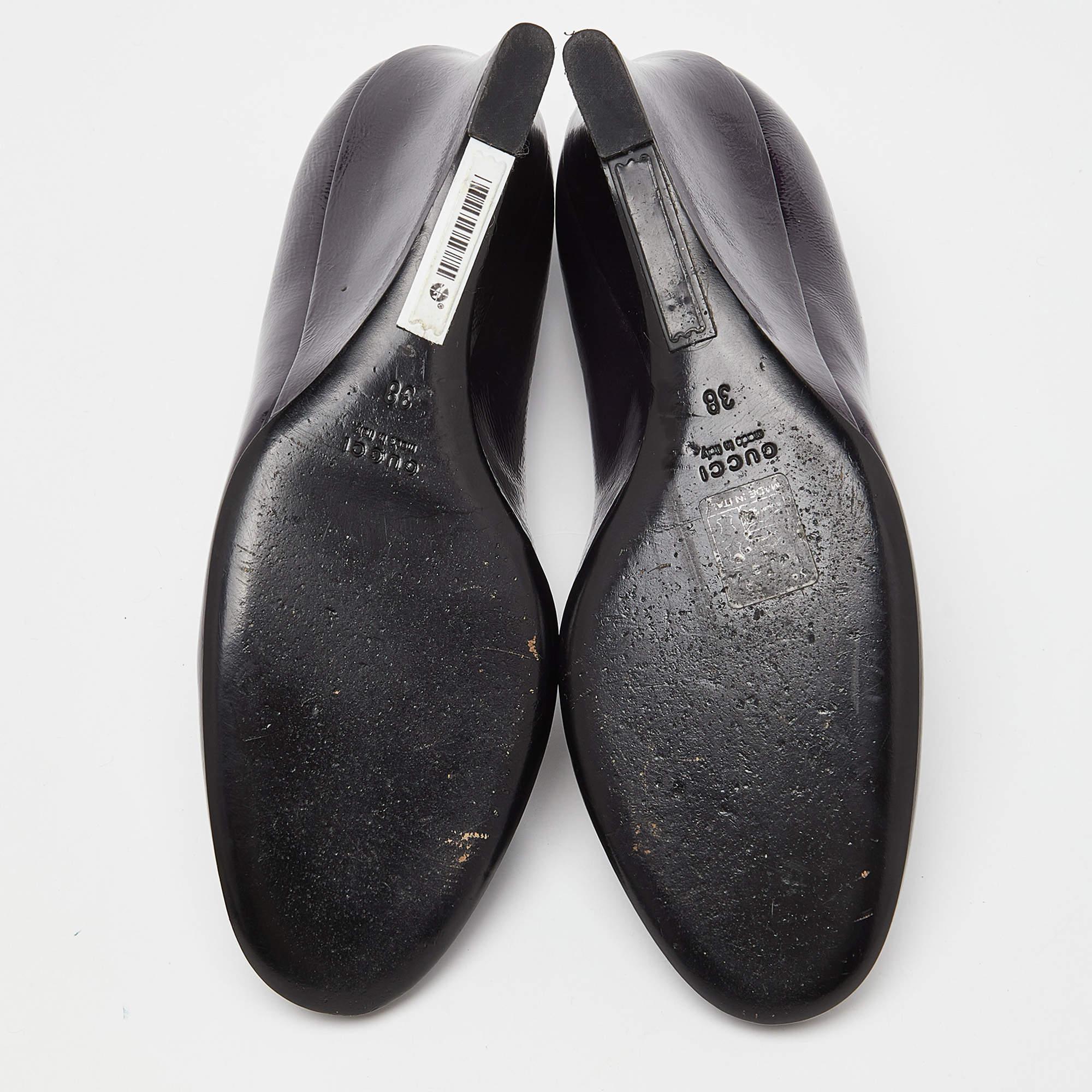 Gucci escarpins compensés en cuir verni violet, taille 38 en vente 1