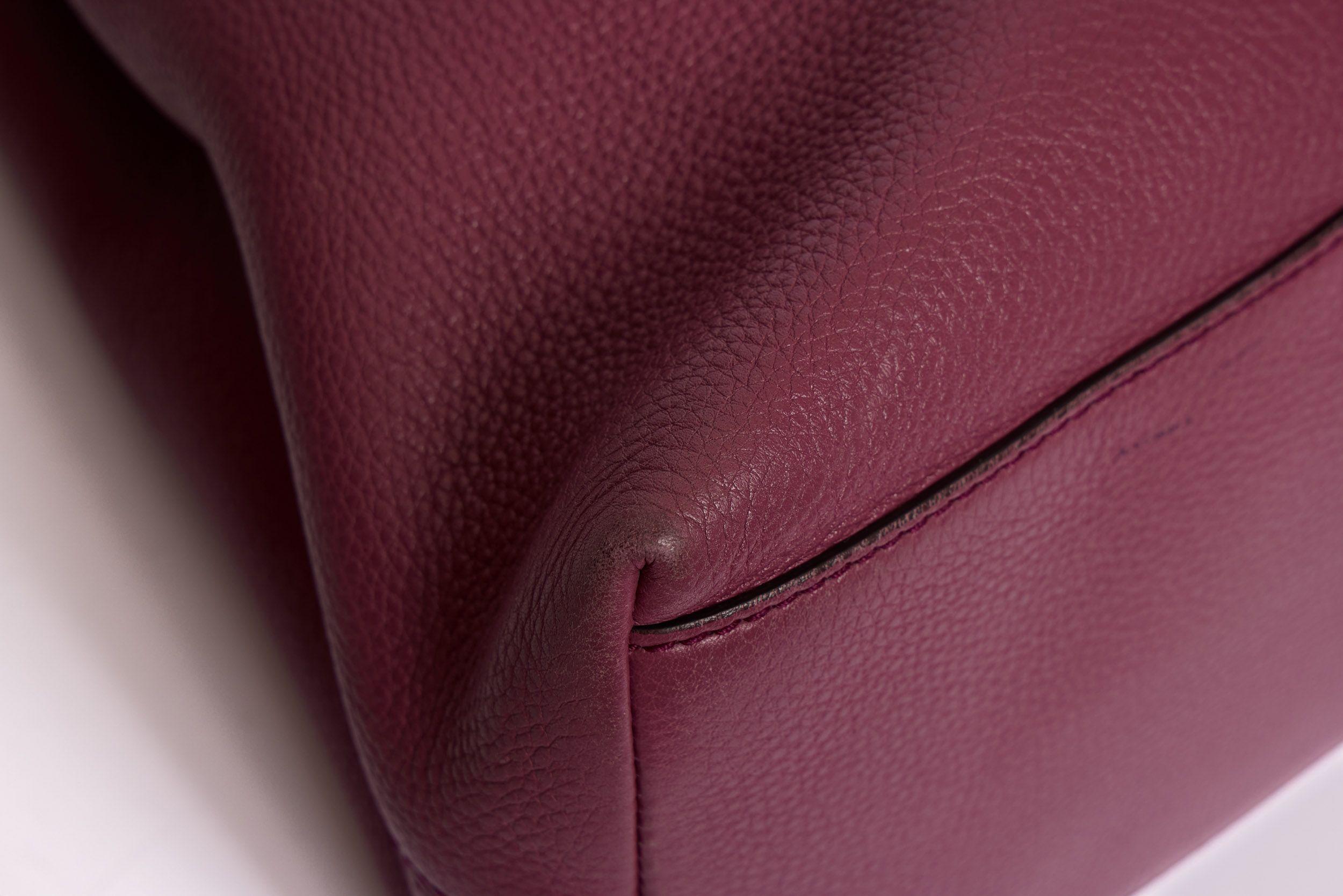 Gucci Purple Pebbled Leder GG Tasche im Angebot 1