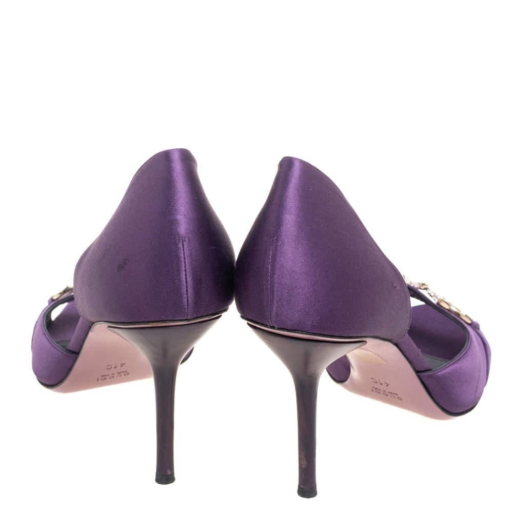 Gucci Purple Satin Horsebit Peep-Toe Sandals Size 41 In Good Condition For Sale In Dubai, Al Qouz 2