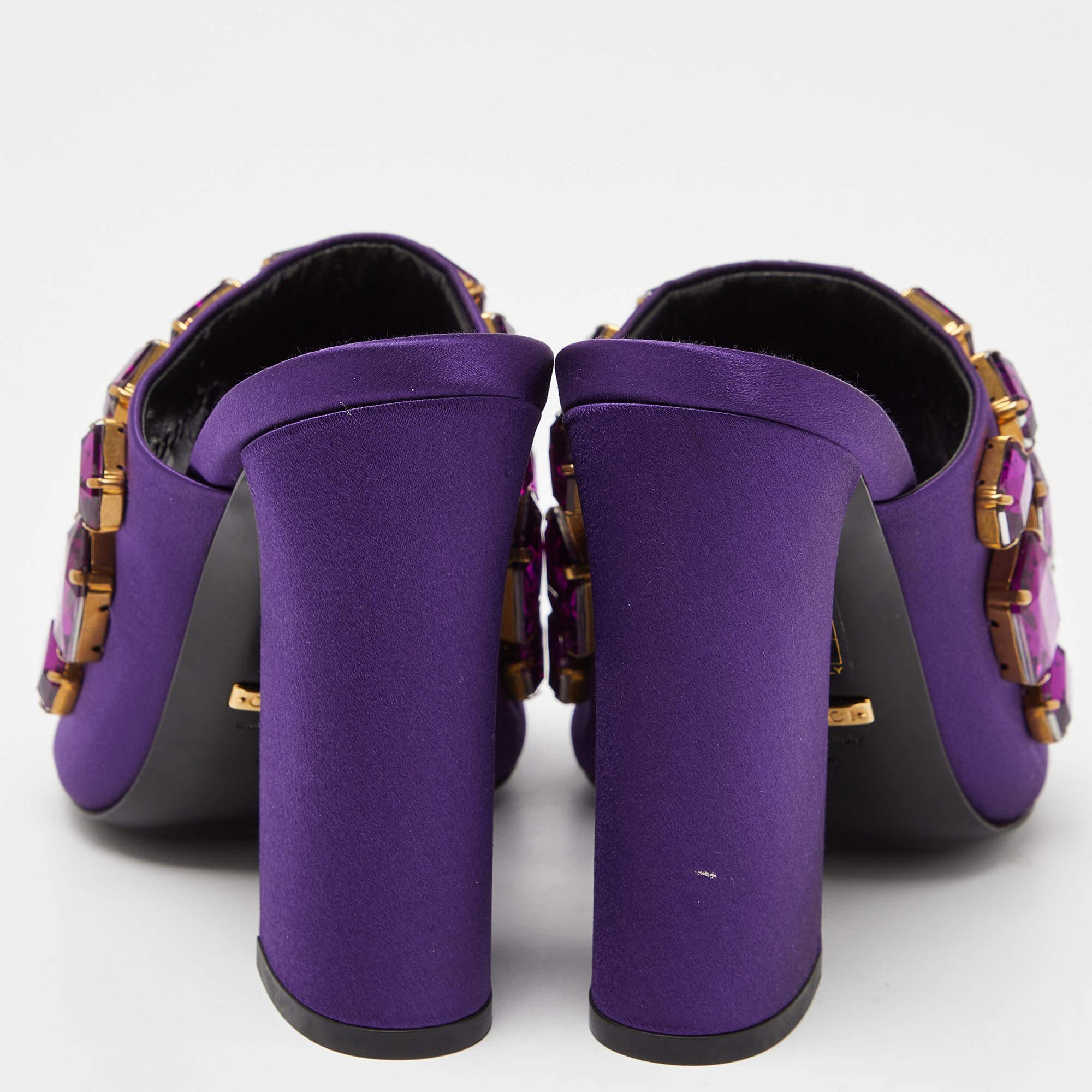 Gucci Purple Satin Tessa Crystal Embellished Peep Toe Slide Mules Size 37 For Sale 2