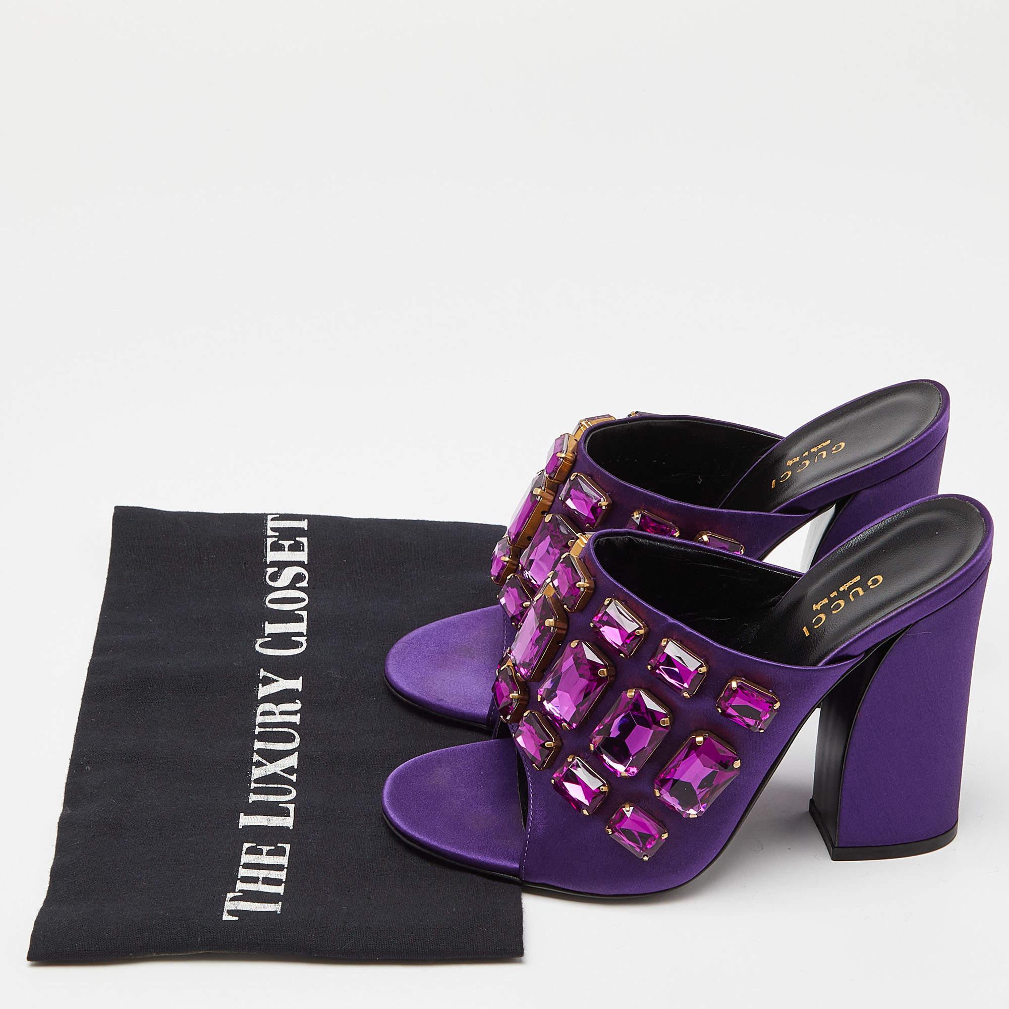 Gucci Purple Satin Tessa Crystal Embellished Peep Toe Slide Mules Size 37 For Sale 4