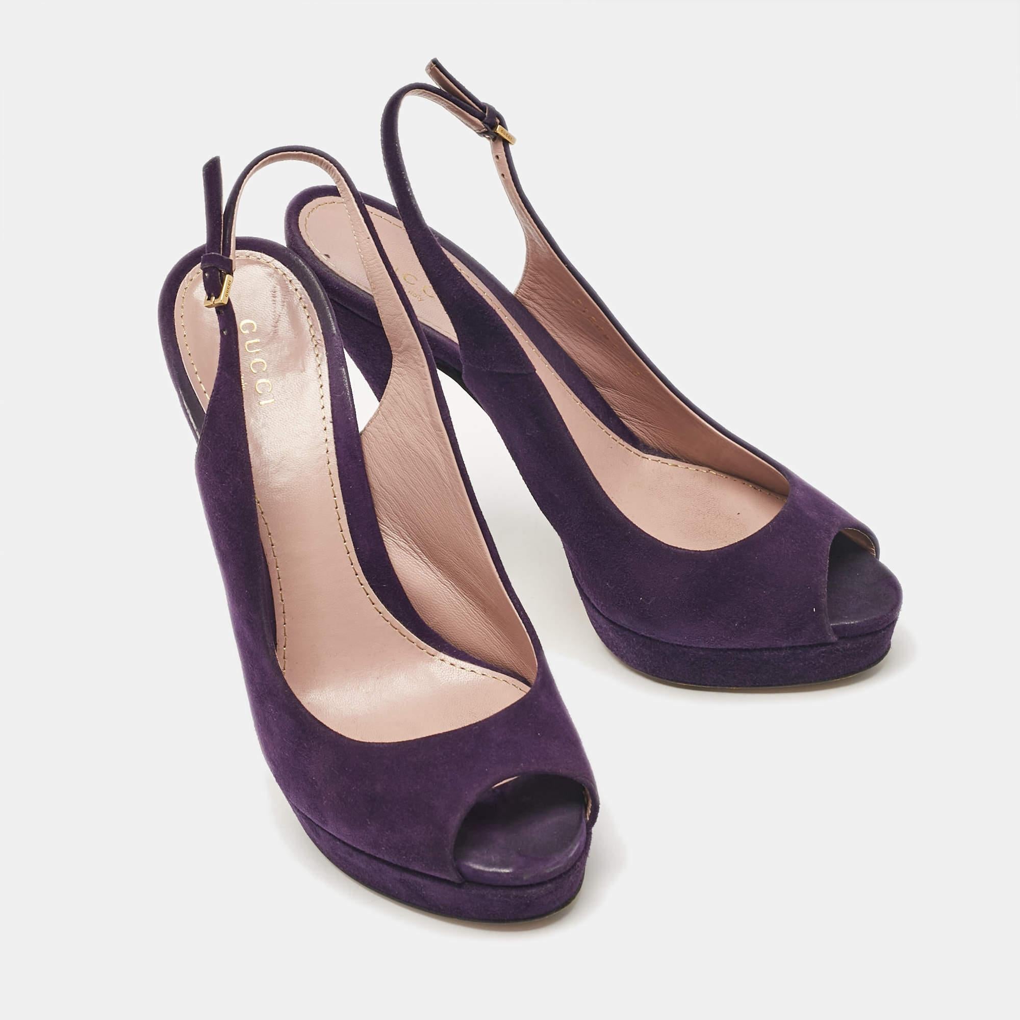 Gucci - Sandales à lanières à la cheville en daim violet, taille 38,5 Bon état - En vente à Dubai, Al Qouz 2