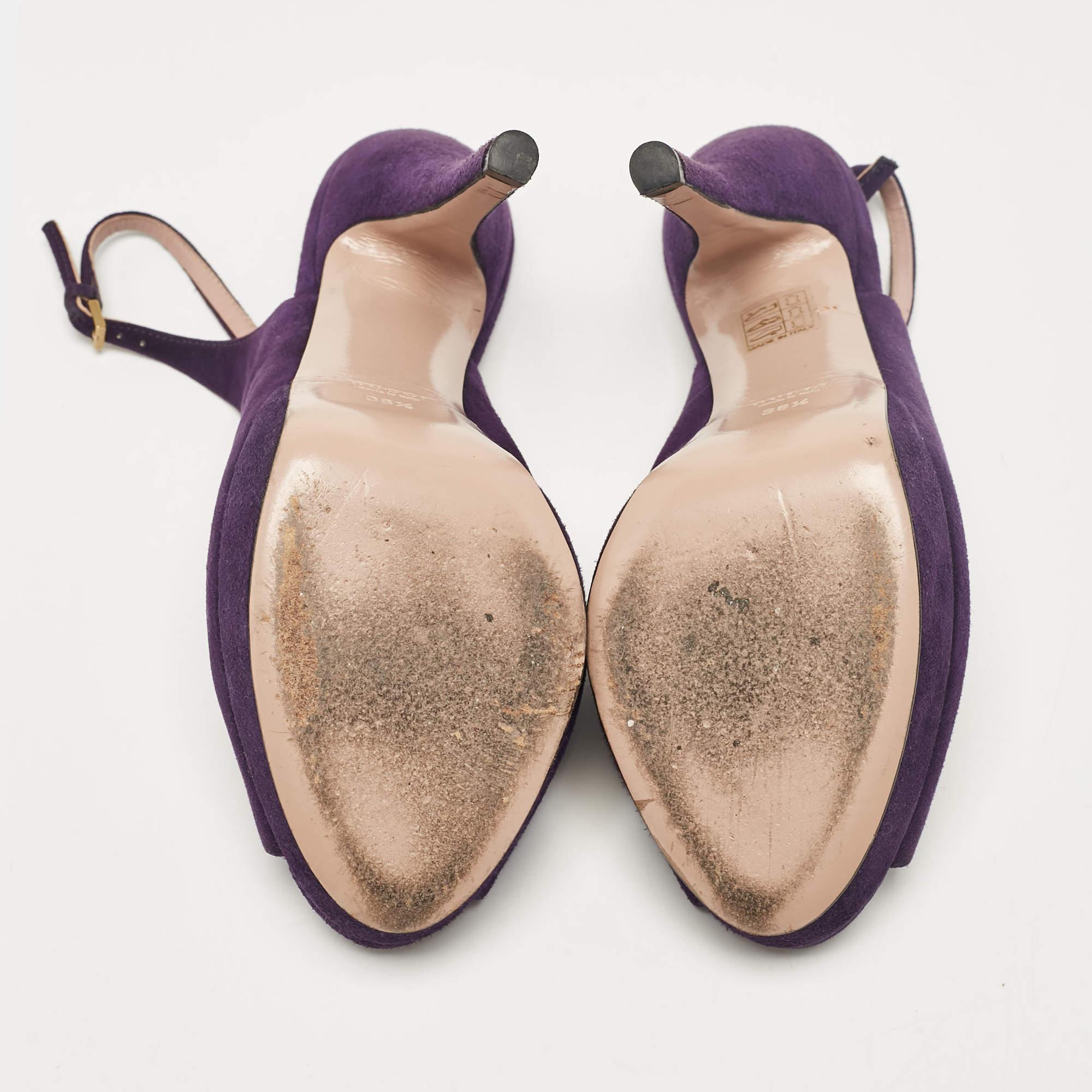 Gucci - Sandales à lanières à la cheville en daim violet, taille 38,5 en vente 1