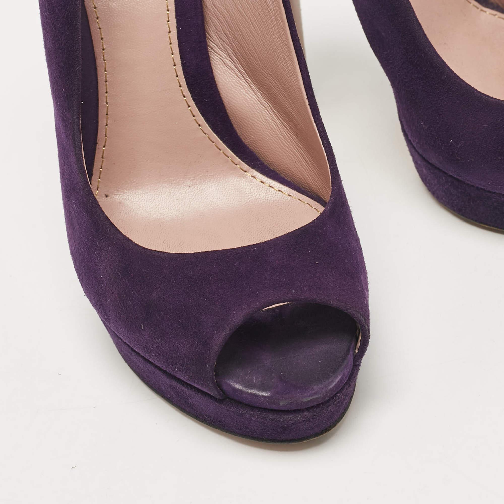 Gucci - Sandales à lanières à la cheville en daim violet, taille 38,5 en vente 2