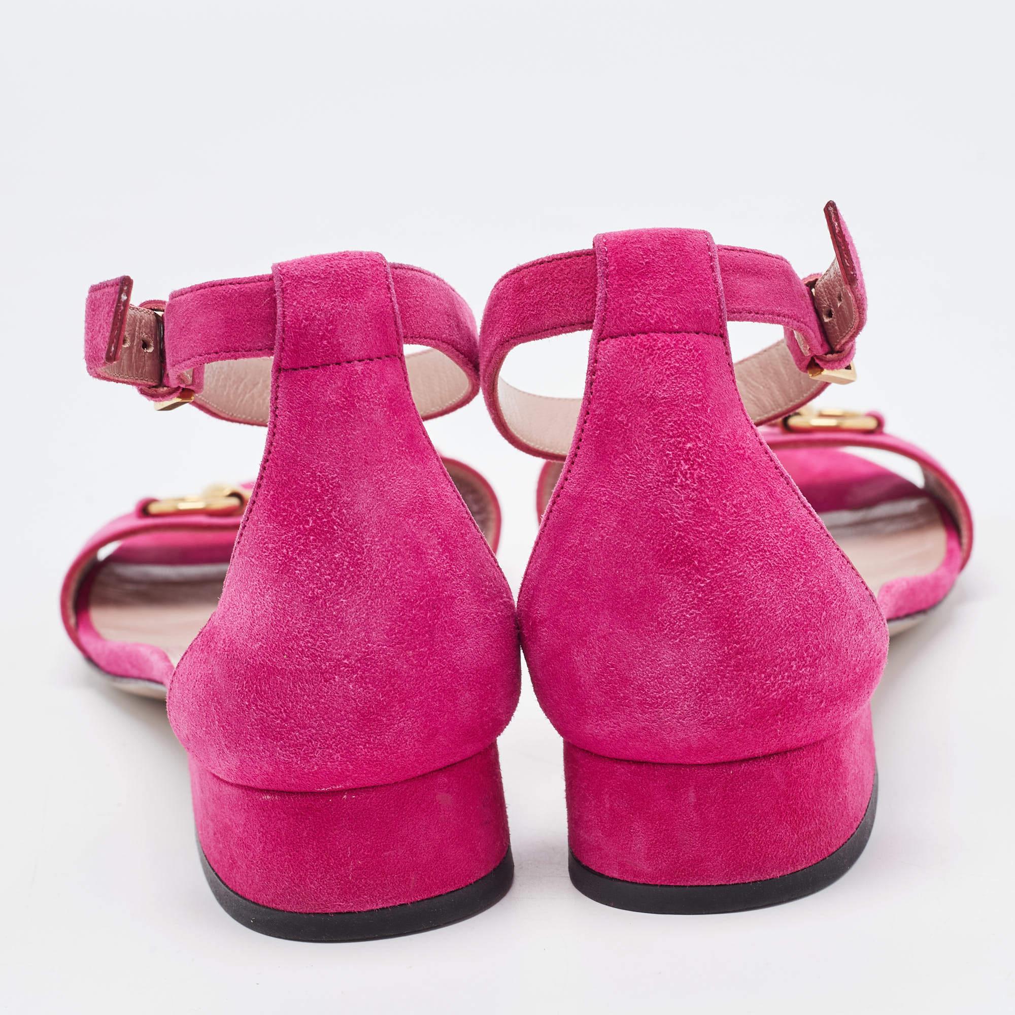 Gucci Purple Suede Horsebit Ankle Strap Sandals Size 36.5 In Good Condition For Sale In Dubai, Al Qouz 2