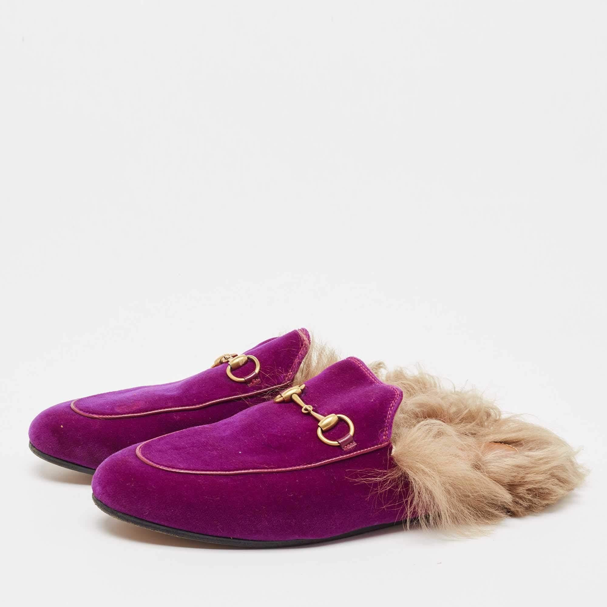 Gucci Purple Velvet and Fur Princetown Mules Size 39 In Good Condition For Sale In Dubai, Al Qouz 2