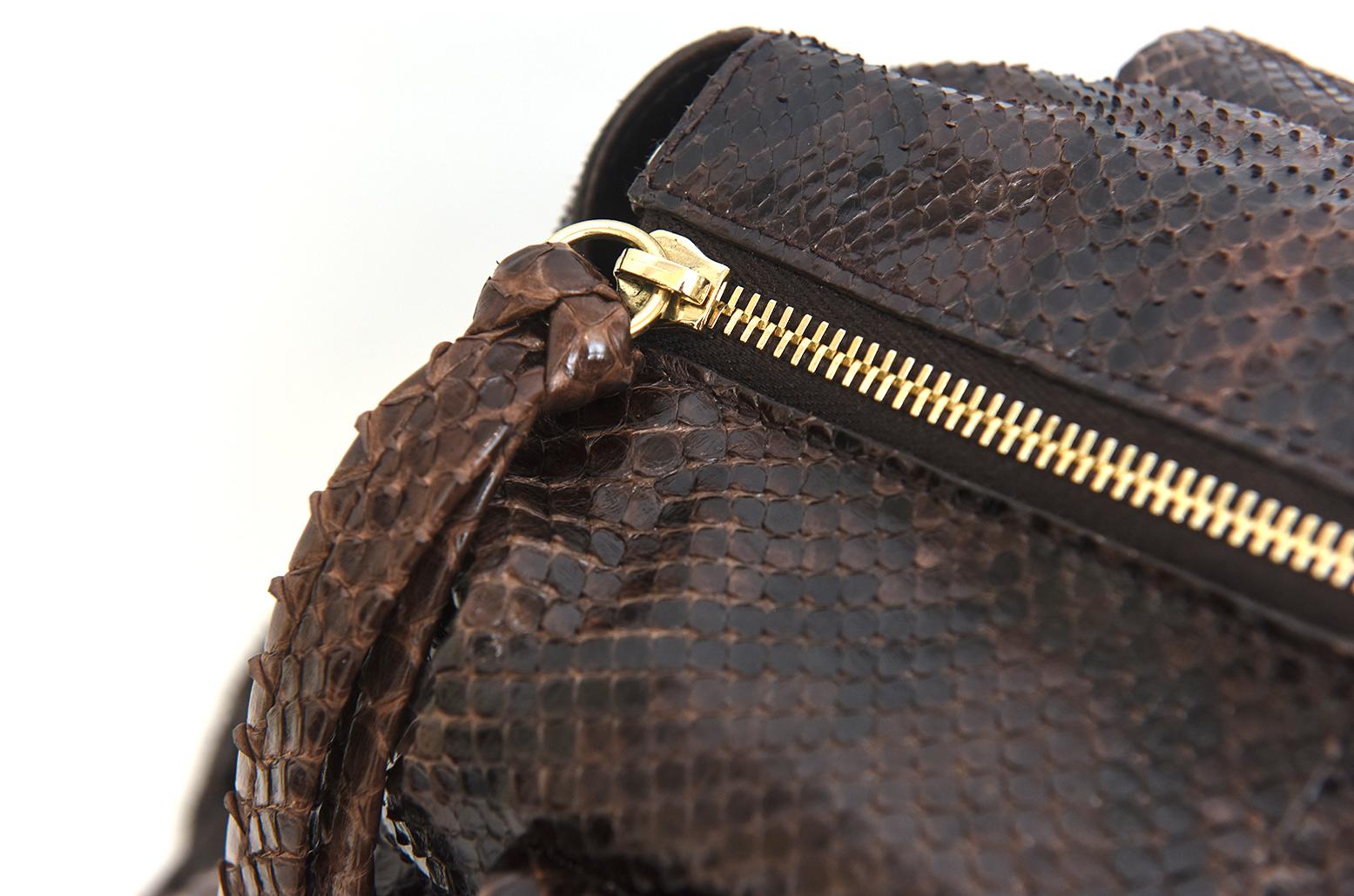 Gucci - Grand sac Hysteria en python noir et marron en vente 5