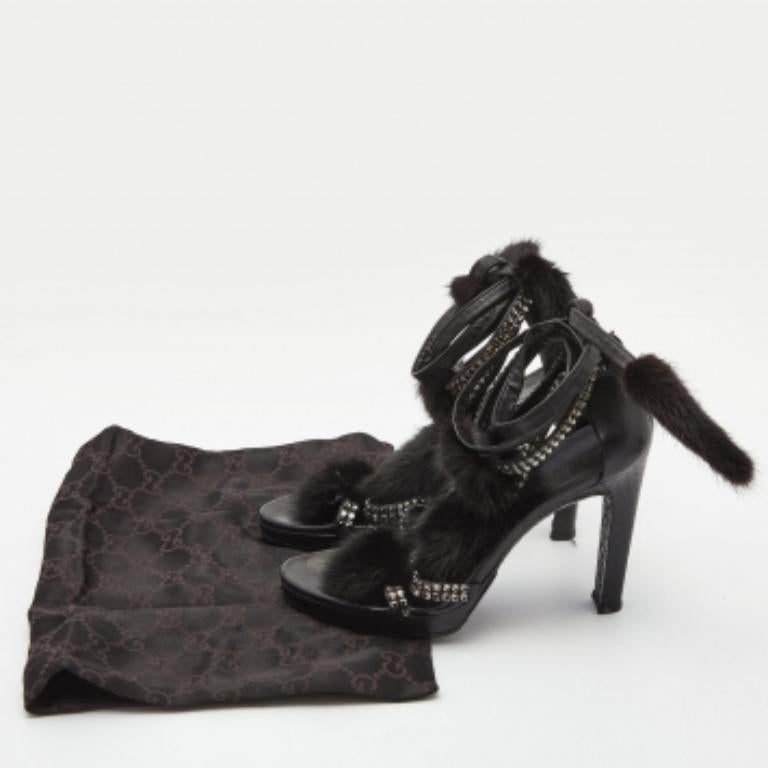 Sandalias tobilleras Gucci de piel de pitón y piel de visón con adornos de cristal talla 36 en venta 5