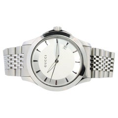 GUCCI Quartz 126.4 Watch. Gucci G Timeless Round 38mm.