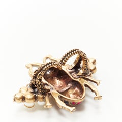 GUCCI Queen Margaret Bee pea; crystal enamel double finger cocktail ring