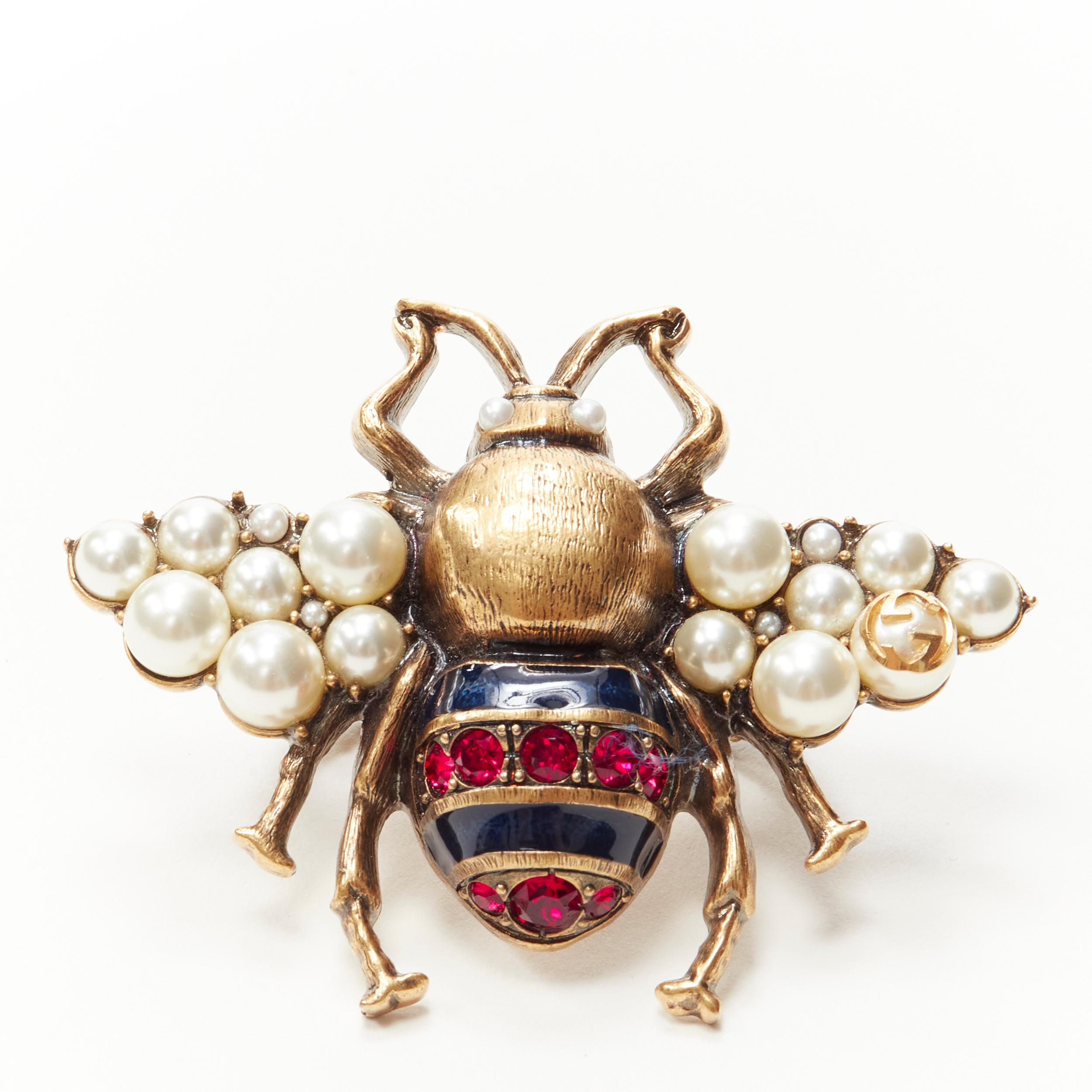 White GUCCI Queen Margaret Bee pea; crystal enamel double finger cocktail ring