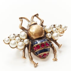 GUCCI Queen Margaret Bee pea; crystal enamel double finger cocktail ring