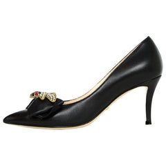 Gucci - Escarpins en cuir noir « Queen Margaret » avec abeilles embellies, taille 36,5