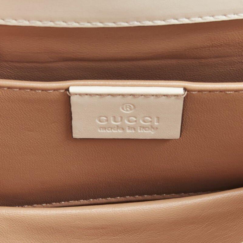 GUCCI Queen Margaret Embellished Bee pearl stud white flap crossbody bag For Sale 6