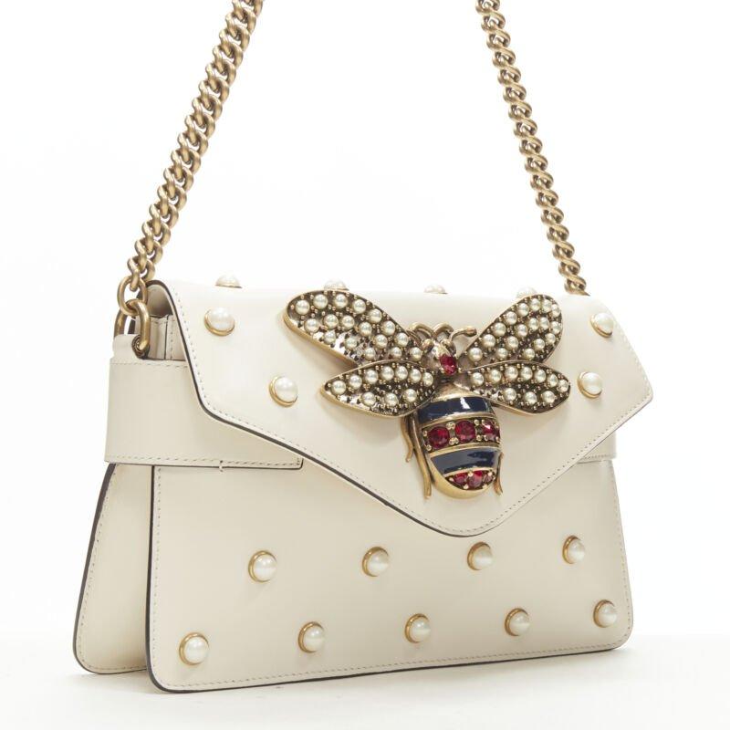 White GUCCI Queen Margaret Embellished Bee pearl stud white flap crossbody bag For Sale