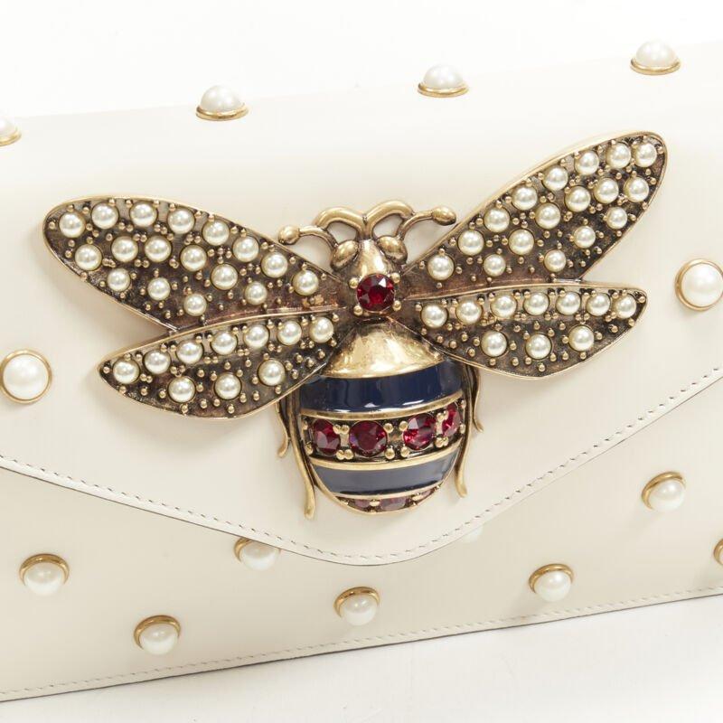 GUCCI Queen Margaret Embellished Bee pearl stud white flap crossbody bag For Sale 2